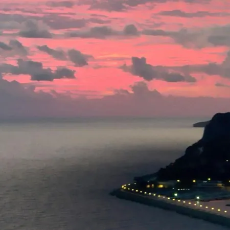 Majestic Seaview Apartment *